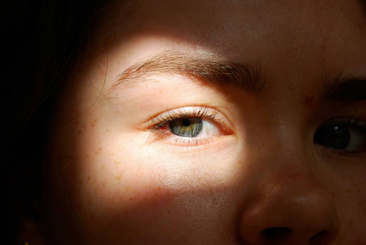 Why You Can’t Skip Essential Eyebrow Scissors in Your Beauty Routine
